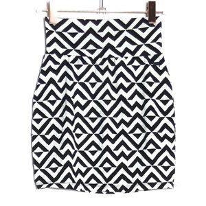 VS PINK • Geo Print Mini Skirt